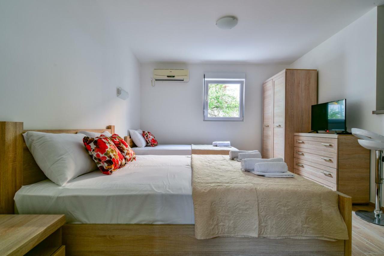 Apartmani Marina Kopitovic Petrovac Exterior foto